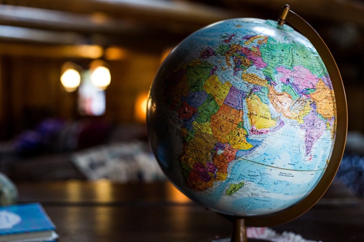 Bild 1:Eine globale Identität bedeutet, sich mit Menschen auf der ganzen Welt verbunden zu fühlen und sich um ihr Wohlergehen zu sorgen Bild 1:Eine globale Identität bedeutet, sich mit Menschen auf der ganzen Welt verbunden zu fühlen und sich um ihr Wohlergehen zu sorgen.