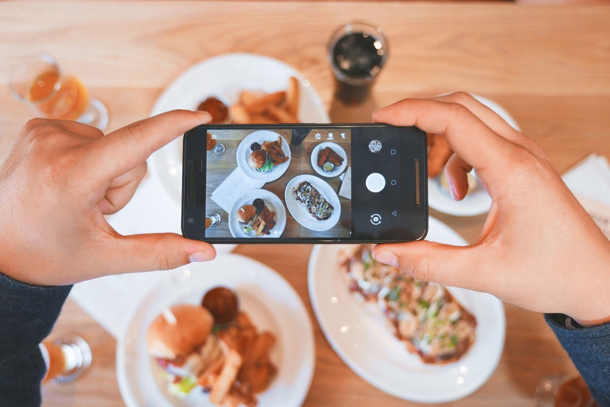 photographing food