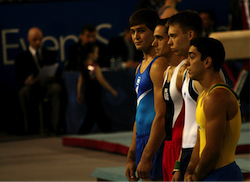 Grand Prix Gymnastics 2009 von Alasdair Middleton via Flickr (https://www.flickr.com/photos/alza06/3808107615/in/photolist-6Nvso6-6NvxHR-6NzBPh-6NzAB1-6NzEw1-6NzGtN-6NzDcu-6NvyPR-6NzyYy-9zF2bK-9zEVfv-9zHWrq-9zEWjR-9zF18X-9zHXHd), cc (https://creativecommons.org/licenses/by/2.0/)