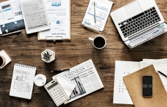 Arbeitsplatz. Bild: rawpixel via Pixabay (https://pixabay.com/en/paper-business-finance-document-3139127/, CC:https://pixabay.com/de/service/license/). Arbeitsplatz. Bild: rawpixel via Pixabay (https://pixabay.com/en/paper-business-finance-document-3139127/, CC:https://pixabay.com/de/service/license/).