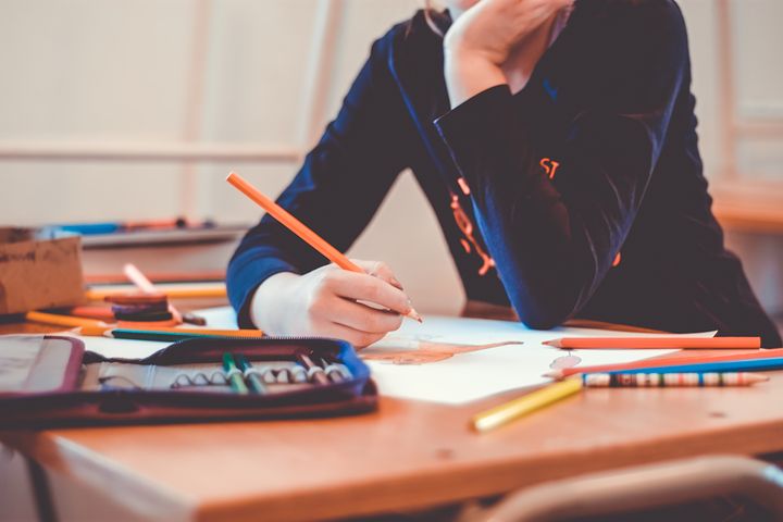 Für die optimale Förderung von Kindern, benötigen Lehrkräfte Diagnosekompetenzen. Foto: coyot via pixabay (https://pixabay.com/de/schule-zeichnen-zeichnung-bildung-1974369/, CC: https://pixabay.com/de/service/license/). Für die optimale Förderung von Kindern, benötigen Lehrkräfte Diagnosekompetenzen. Foto: coyot via pixabay (https://pixabay.com/de/schule-zeichnen-zeichnung-bildung-1974369/, CC: https://pixabay.com/de/service/license/).